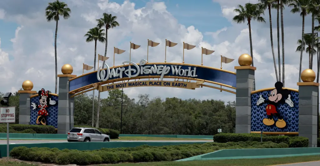 Woman hits back at people calling her Disney World 'inappropriate' outfit: 'People are so mad at me'