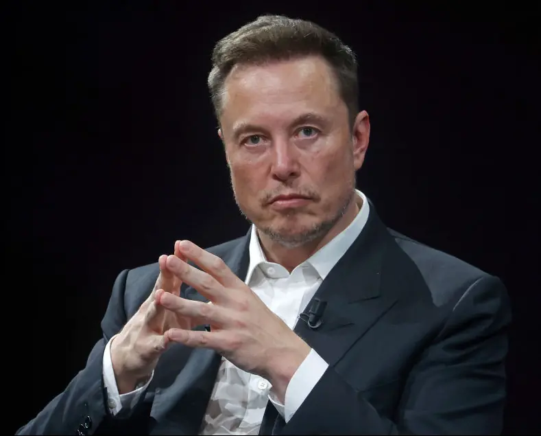 Wayans slammed Elon Musk for his comments about his trans daughter. Credit: Chesnot / Getty