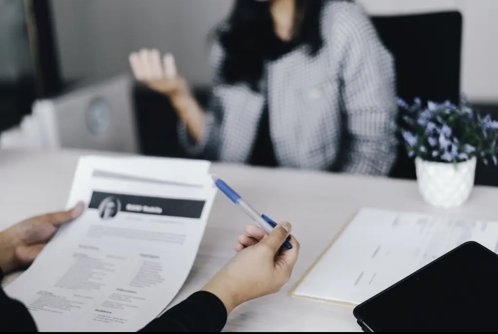 Woman shares staggering text messages which show why employer rejected her after job interview