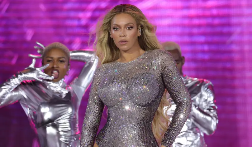 Beyoncé suffers awkward wardrobe malfunction as clothes drop off mid-performance in London