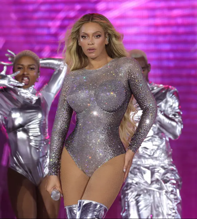 Beyoncé shrugged off the costume issue. Credit: Kevin Mazur / Getty