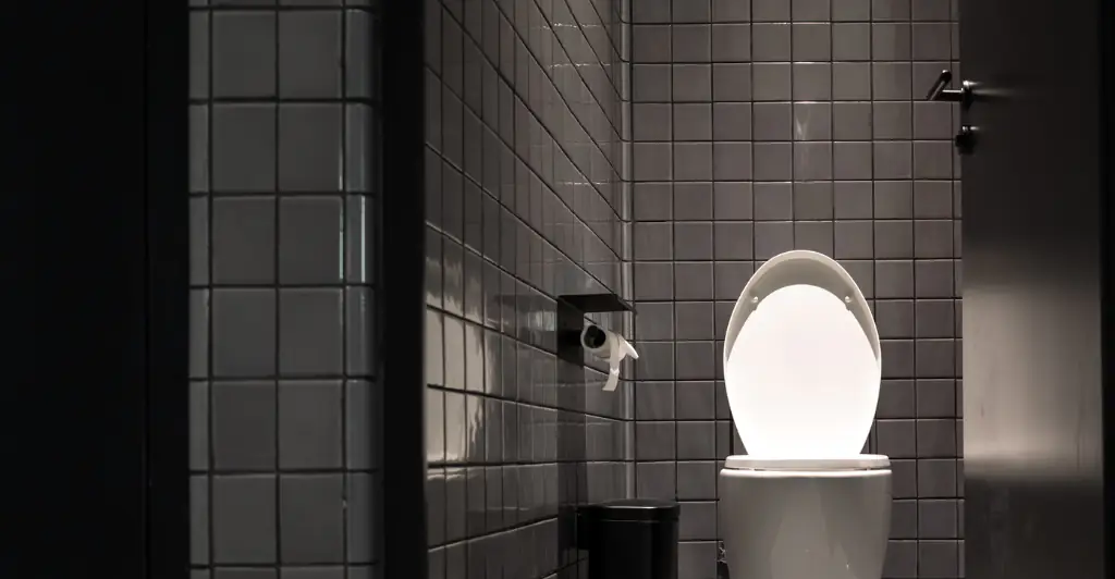 Doctor issues warning to those who refuse to poop at work