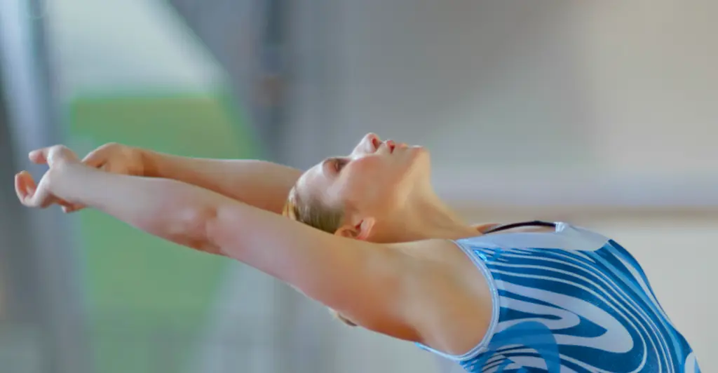 Mom goes viral after putting on hilarious Olympics-inspired gymnastic routine in her kitchen