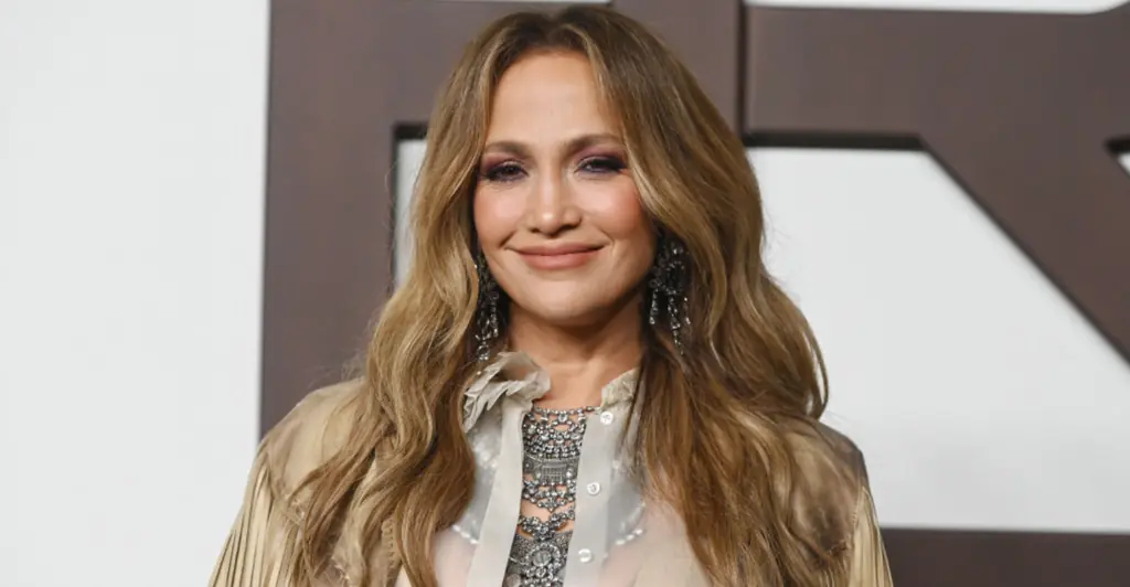 Jennifer Lopez shares cryptic message alongside sultry snaps after filing for divorce from Ben Affleck