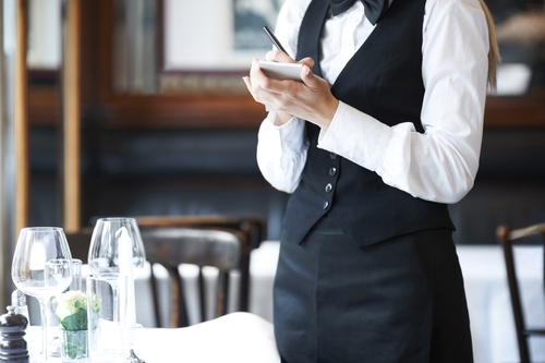 Waitress hits out at people trying viral ‘eat and return’ stunt at her restaurant