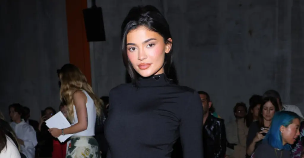 Fans spot 'dangerous' detail in photo of Kylie Jenner on vacation