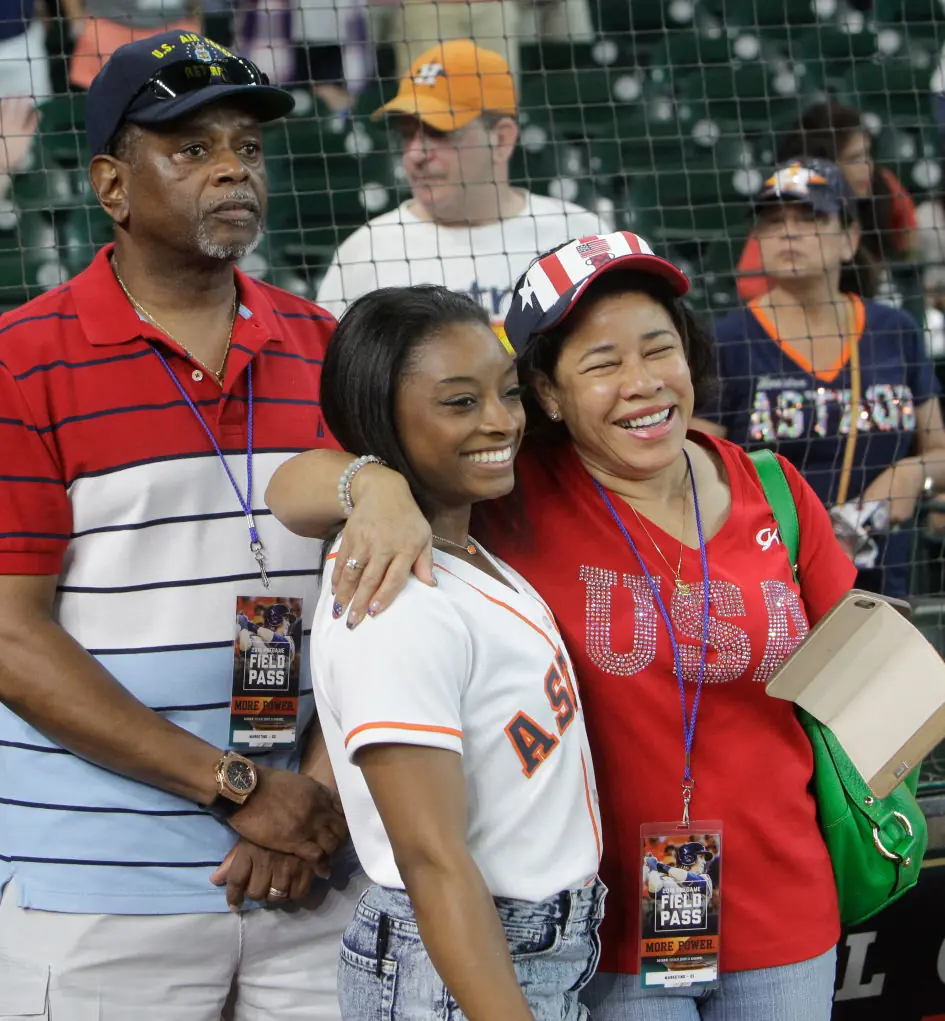 Simone with Ron and Nellie. Credit: Houston Chronicle/Hearst Newspapers via Getty Images