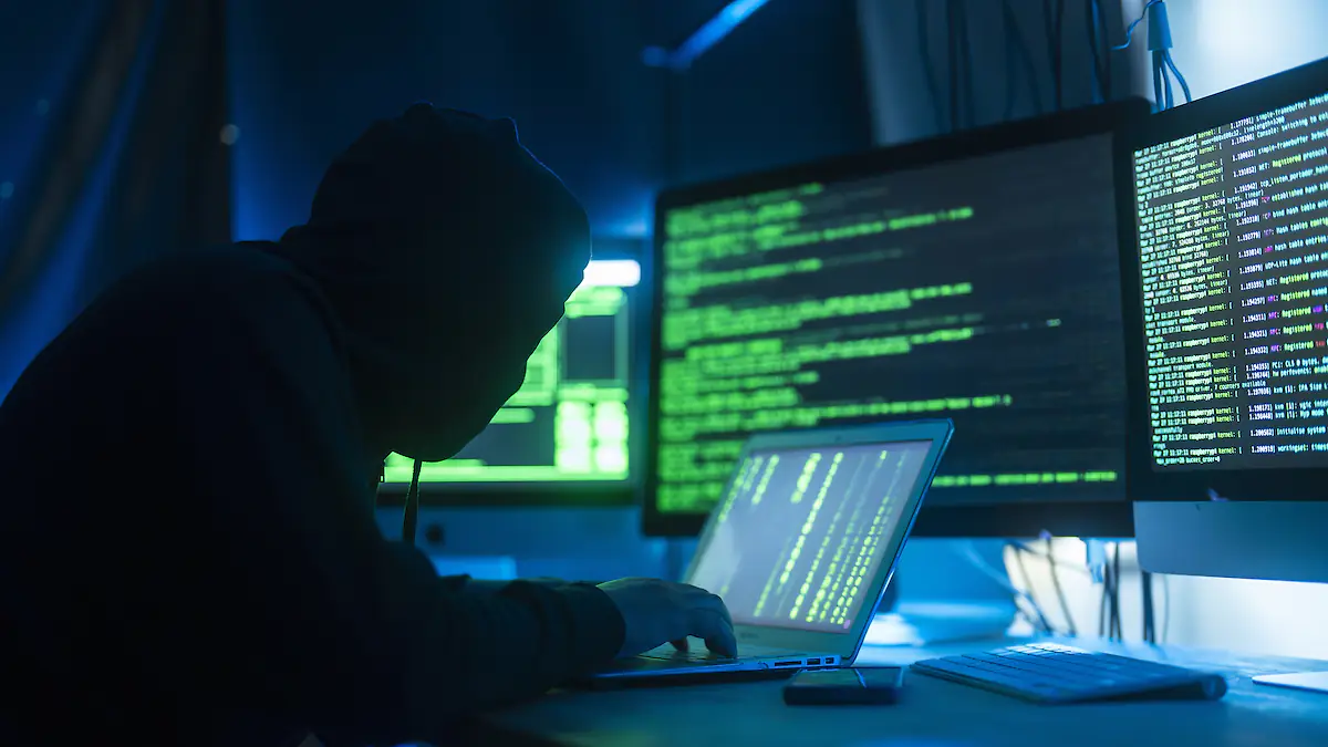 Hacker with 30 years experience reveals the main issue that we all ...