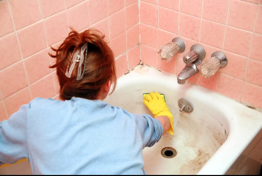 Doctor issues horrifying warning to anyone who finds 'pink slime' around bathroom sink