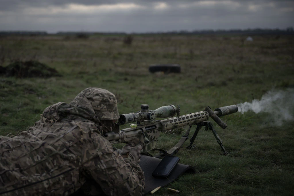 Ukrainian sniper 'breaks world record' with kill shot from 2.5 miles away