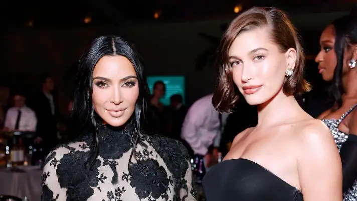  Kim Kardashian and Hailey Bieber 