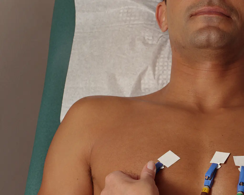 Prompt treatment is crucial when experiencing heart attack symptoms. Credit: PM Images/Getty Images