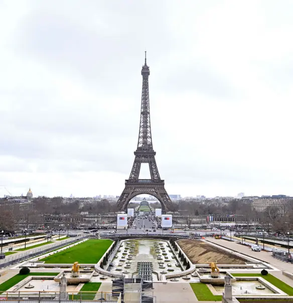 The iconic landmark has been evacuated. Credit: 	Aurelien Meunier / Getty