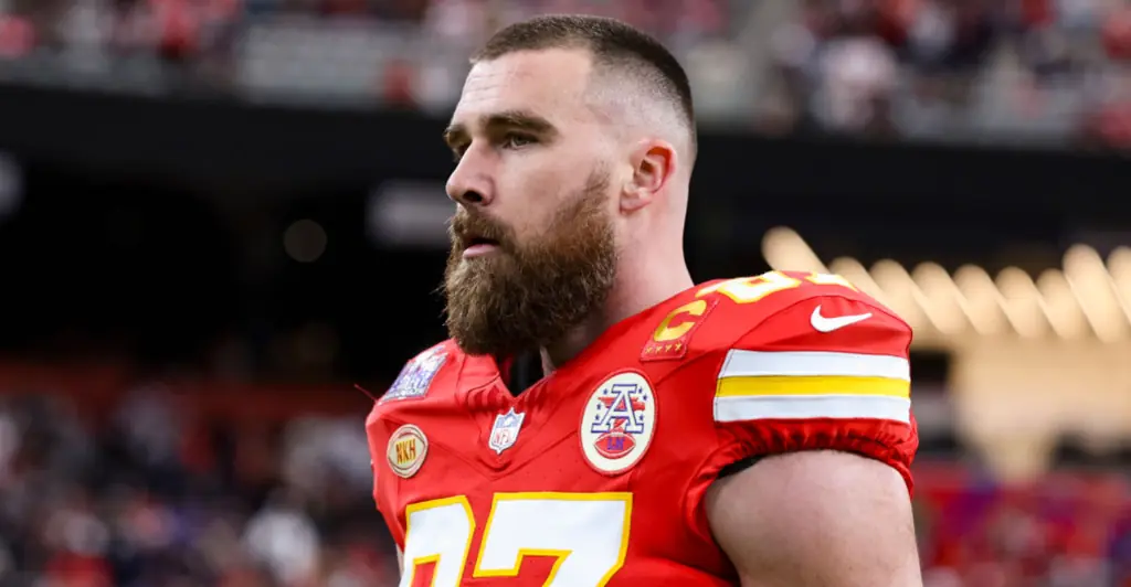 Travis Kelce speaks out about meeting Julia Roberts after 'handsy' video of the pair went viral