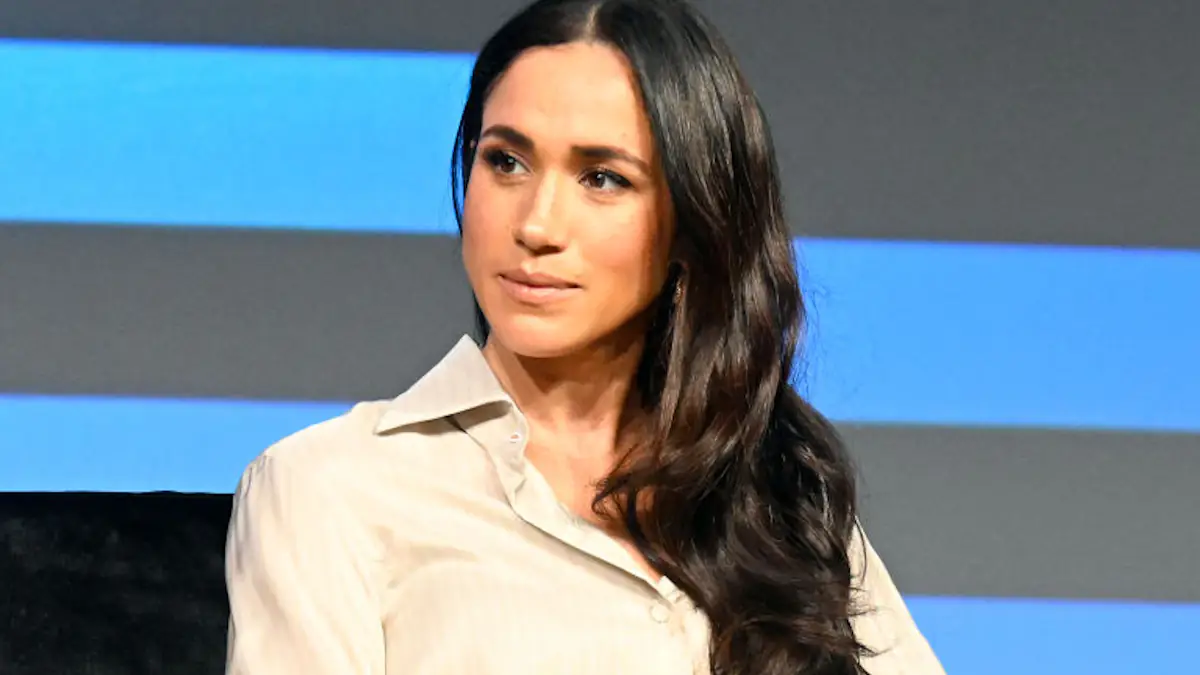 Meghan Markle's estranged father 'trapped in Philippines building amid ...