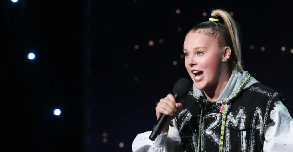 JoJo Siwa claims Nickelodeon reacted badly to her coming out