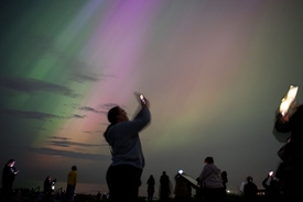 Meteorologists share best tips for seeing the Northern Lights as they're expected to return on Saturday night
