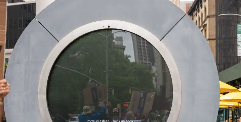 OnlyFans model who flashed the New York Portal has now flashed the Philadelphia Portal