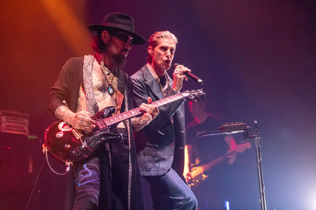 Iconic band Jane's Addiction release statement after lead singer starts fight with guitarist on stage