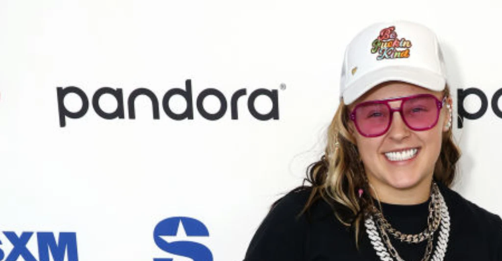 JoJo Siwa reveals her plans to welcome triplets with three different surrogates