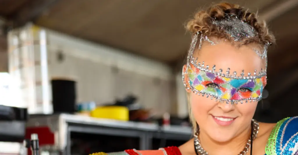 JoJo Siwa calls out fans after getting booed at New York pride 'Who the living f*** just booed me'