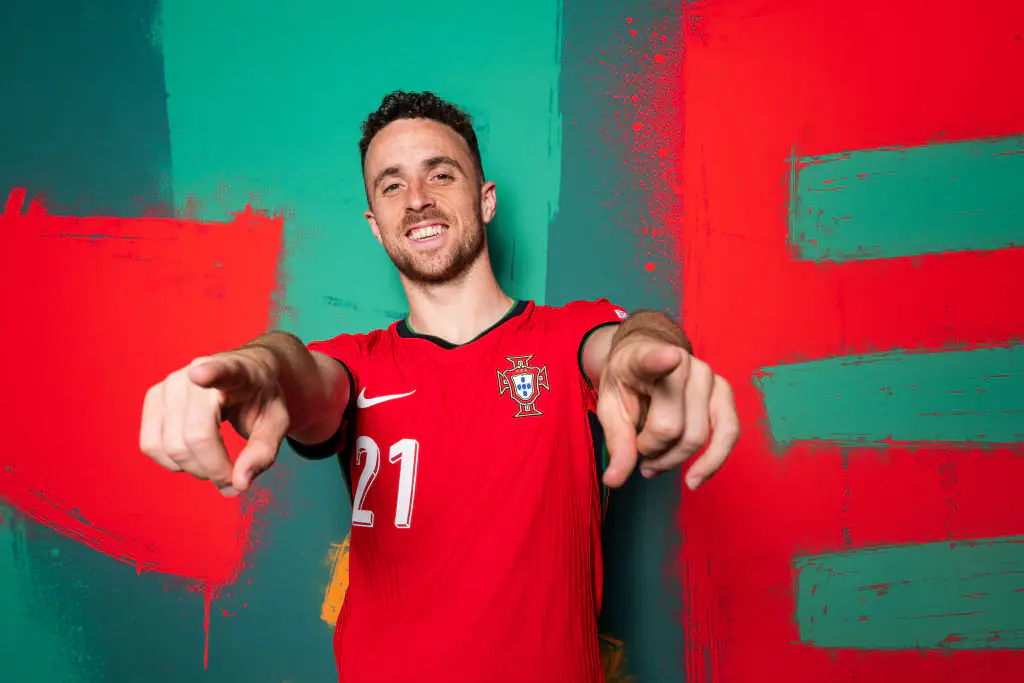 Football star Diogo Jota, 28, is killed in car crash, two weeks after his wedding