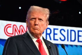 Donald Trump 'safe' after gunshots fired 'in his vicinity'