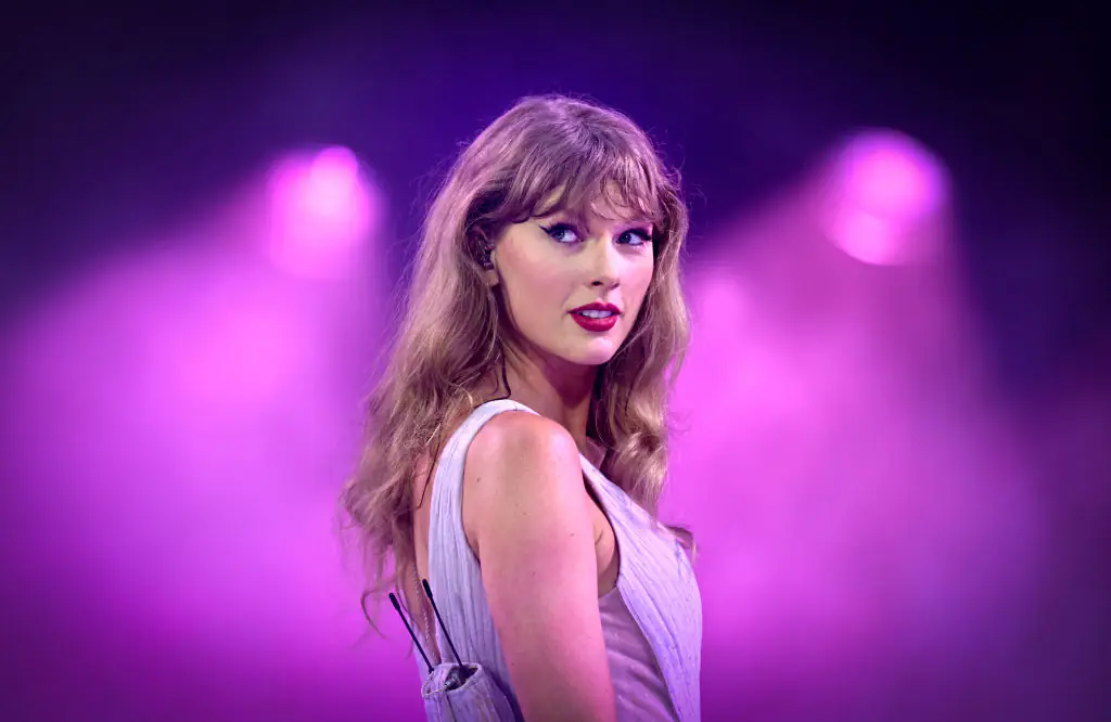 New twist in story of man who purchased 'Taylor Swift signed guitar' for $4,000 - only to smash it to pieces