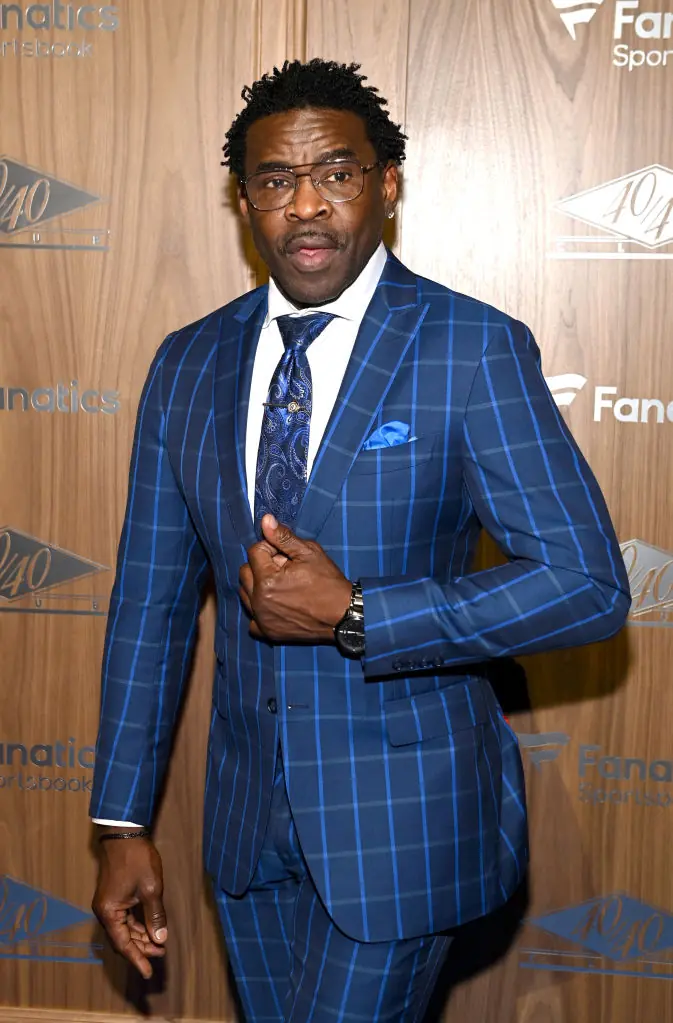 Michael Irvin shared his view on the fight from sitting second row. Credit: Dave Kotinsky/Getty Images for Fanatics
