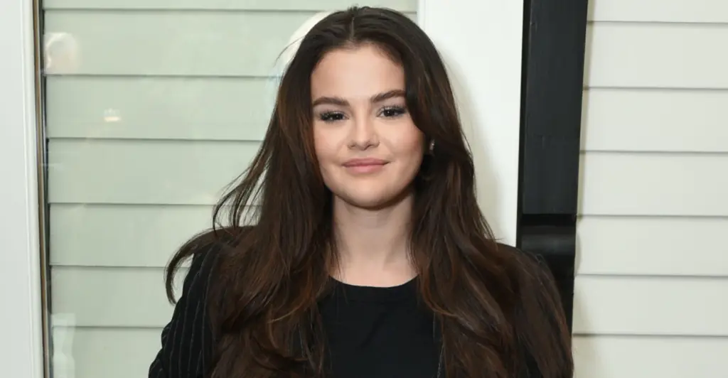 Selena Gomez leaves fans 'confused' after raunchy video with Edgar Ramirez goes viral