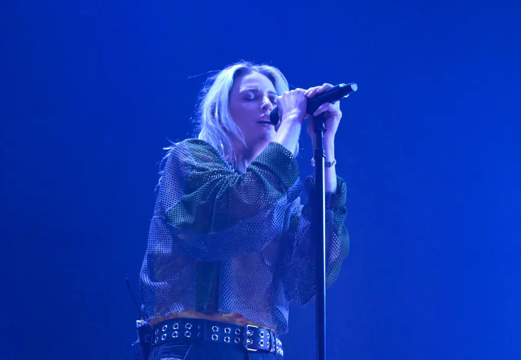 Linkin Park’s new lead vocalist responds to claim she supports convicted r*pist Danny Masterson