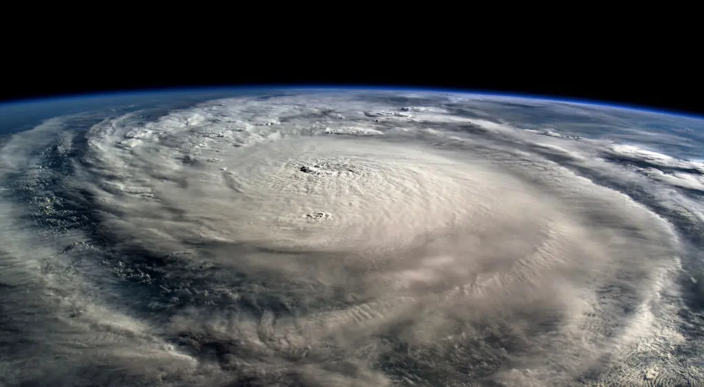 'Hurricane hunters' capture terrifying footage after flying into the eye of Hurricane Milton