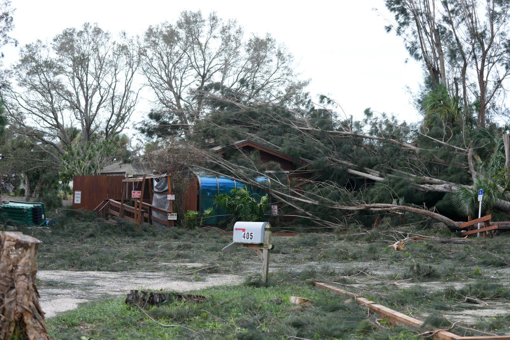 Viewers left stunned after seeing Anderson Cooper 'fighting for his life' to complete hurricane broadcast