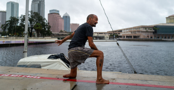 Daughter of Tampa's viral 'Lieutenant Dan' issues warning after dad makes headlines