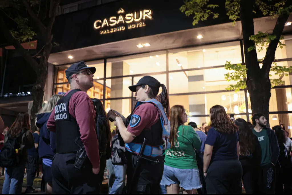 People have gathered outside of the hotel where Payne lost his life. Credit: Luciano Gonzalez/Anadolu/Getty