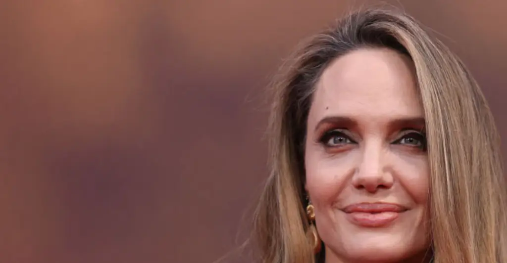 Angelina Jolie reveals why she went barefoot on The Tonight Show