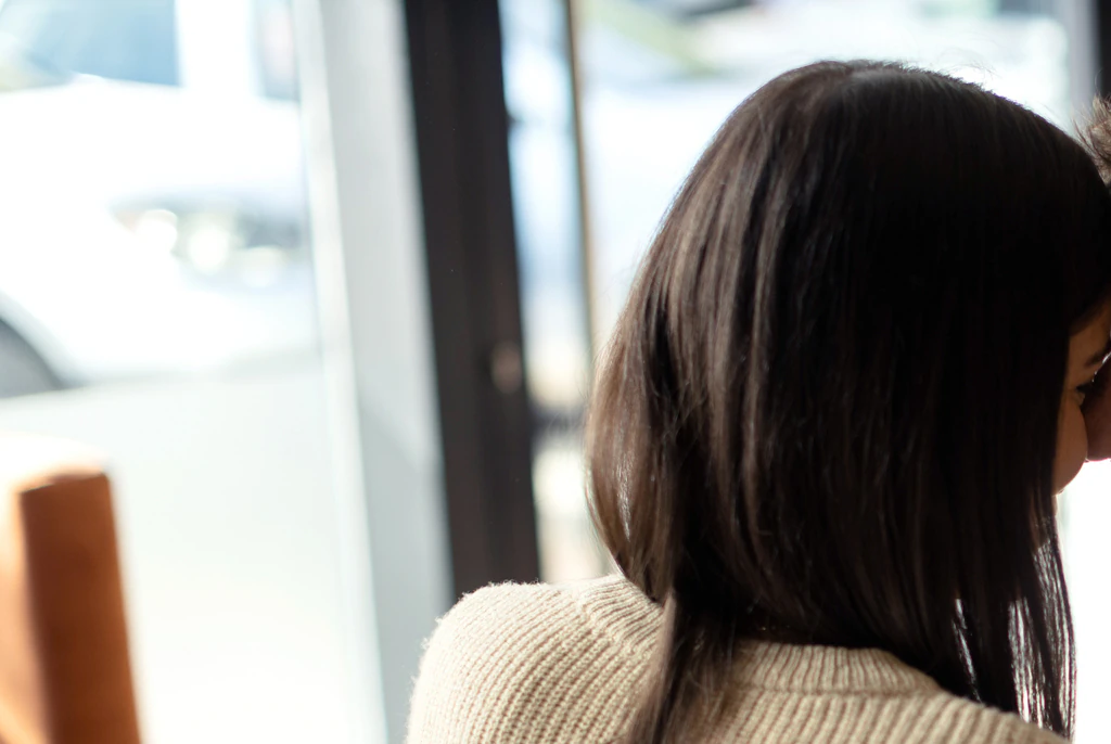 Doctor warns about 'love bomb' sign you may be dating an alcoholic without realising