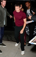 Fans praise Tom Holland as he gets physical protecting Zendaya from swarming autograph hunters