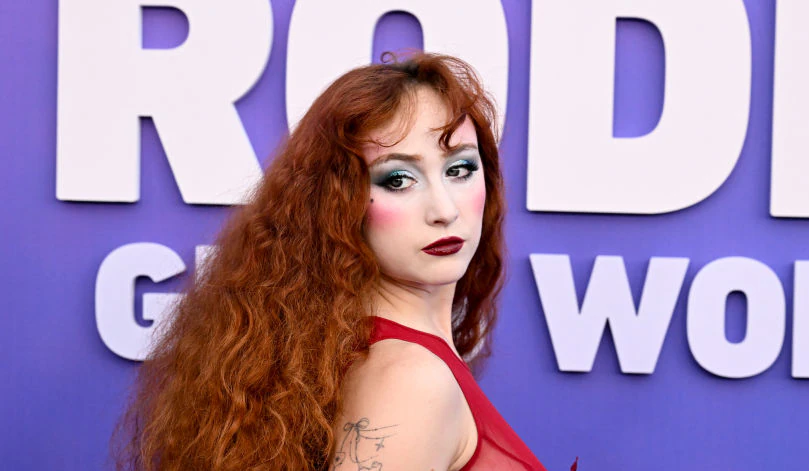 Chappell Roan once again confronts 'disrespectful' paparazzo on red carpet