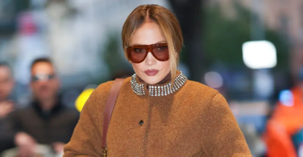 Jennifer Lopez reportedly 'storms out of autograph signing after fans ask Diddy question'