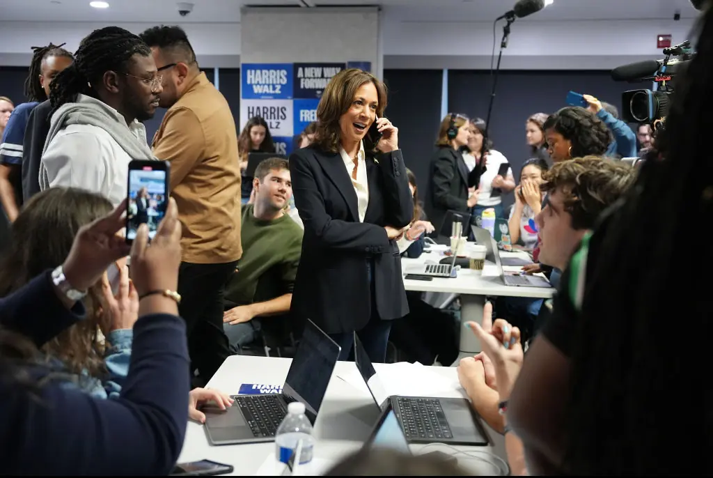 Kamala Harris spoke to a voter on the phone. Credit: Andrew Harnik / Getty