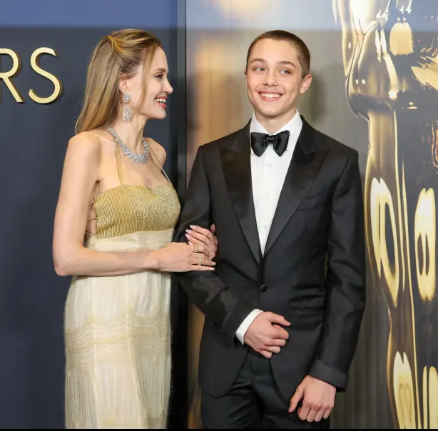 The mom and son were all smiles. Credit: Jason Armond / Los Angeles Times via Getty Images
