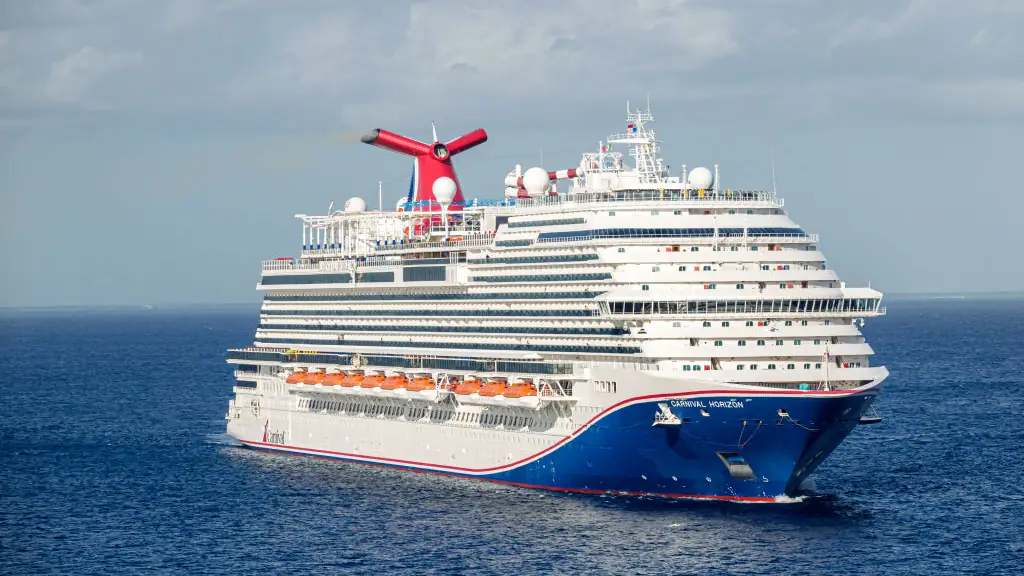  Carnival Horizon cruise ship