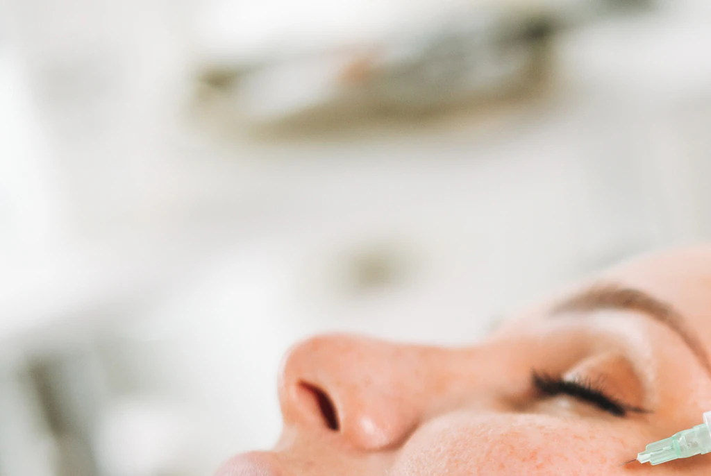 Warning issued after woman injected only one half of her face with botox to see what would happen