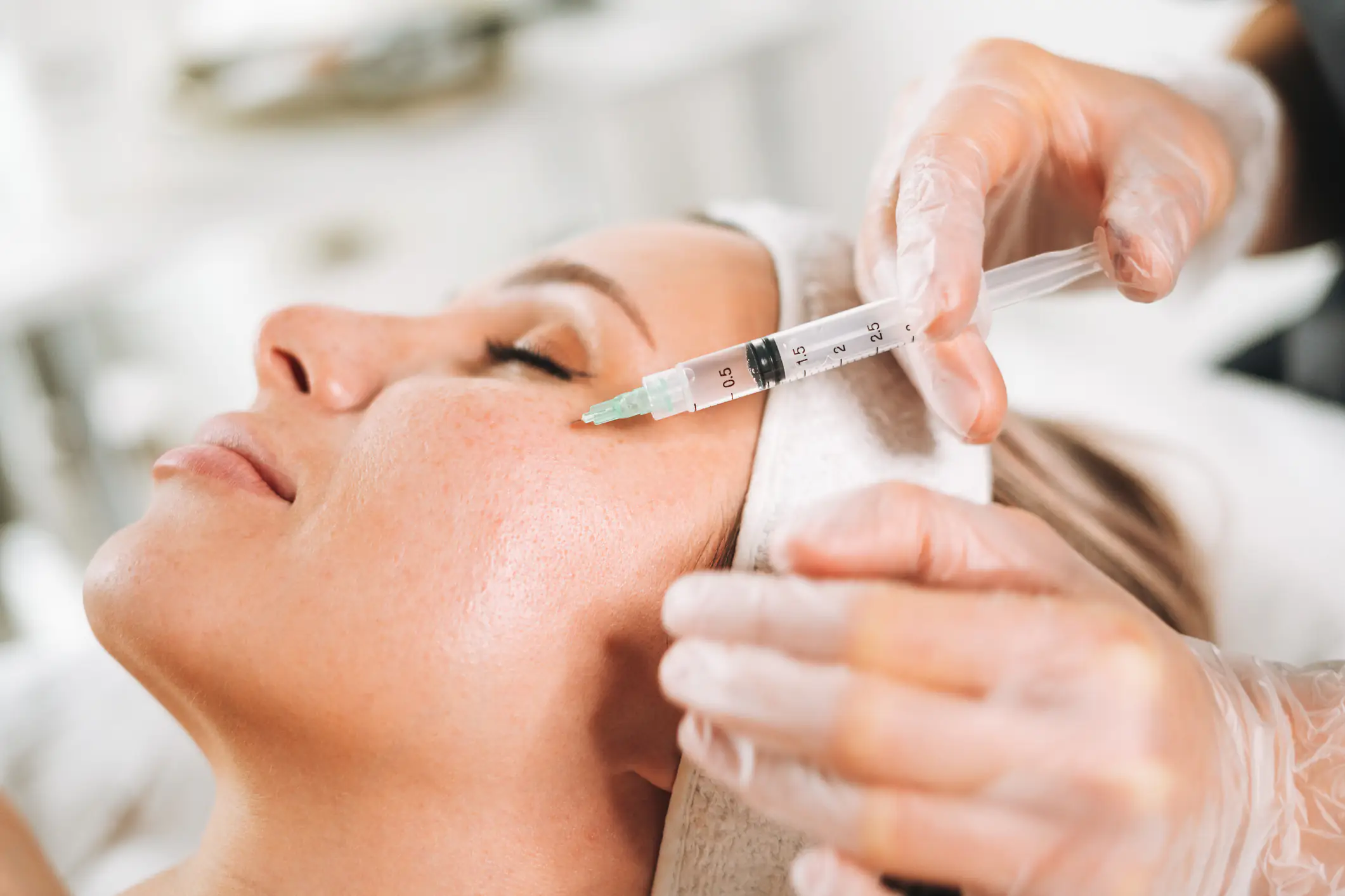 Warning issued after woman injected only one half of her face with botox to see what would happen