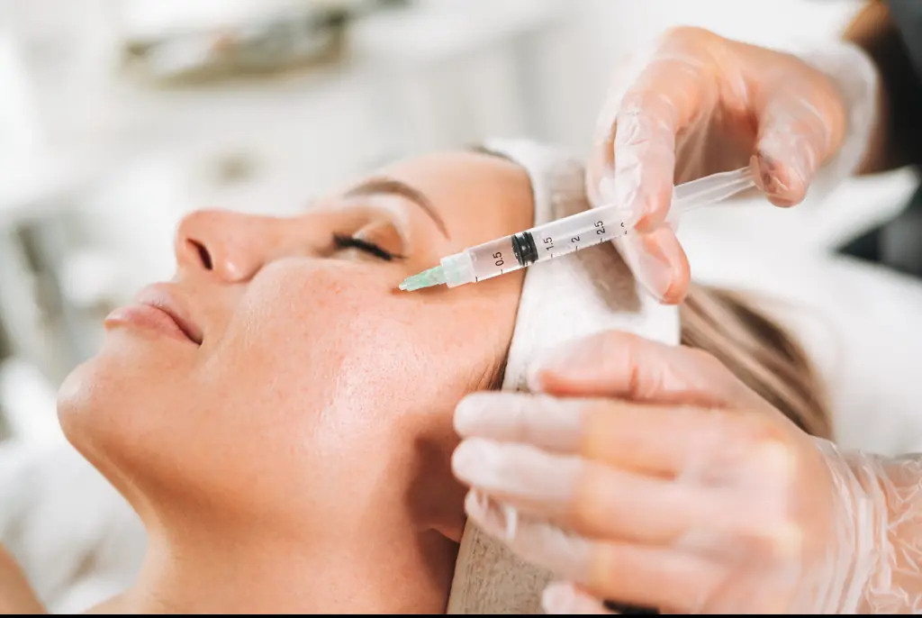 Warning issued after woman injected only one half of her face with botox to see what would happen