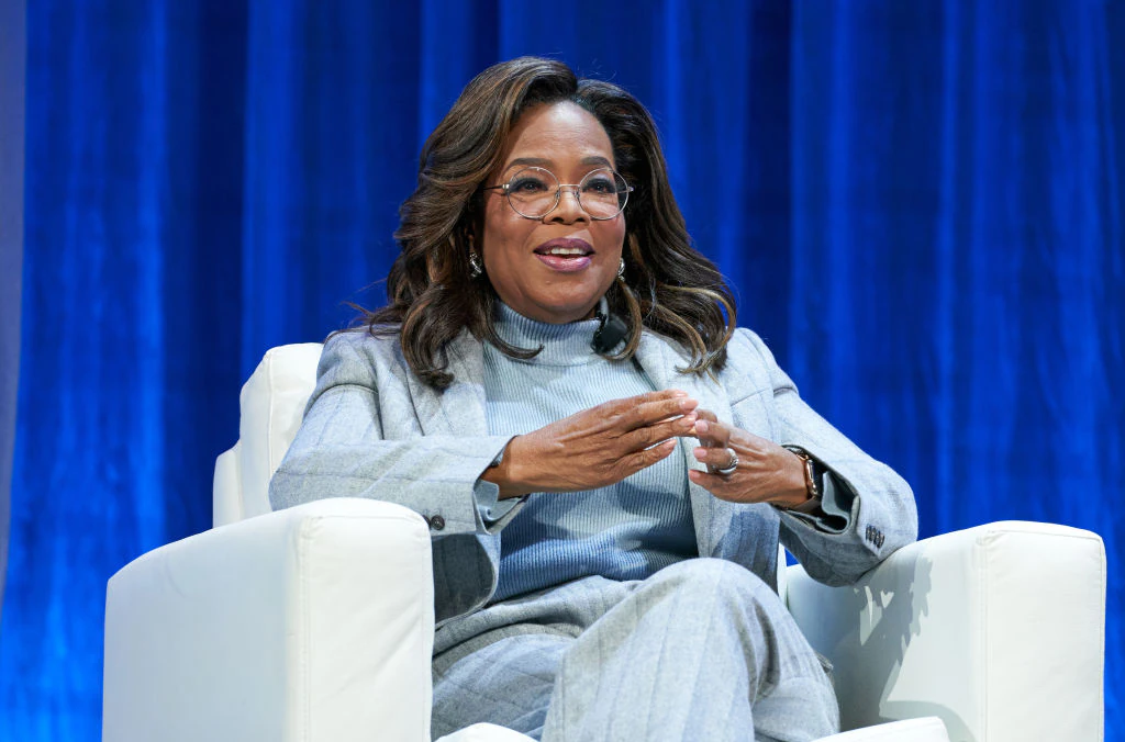 Oprah Winfrey hits back at claims she refused to let Hawaiians use her private road while fleeing Tsunami