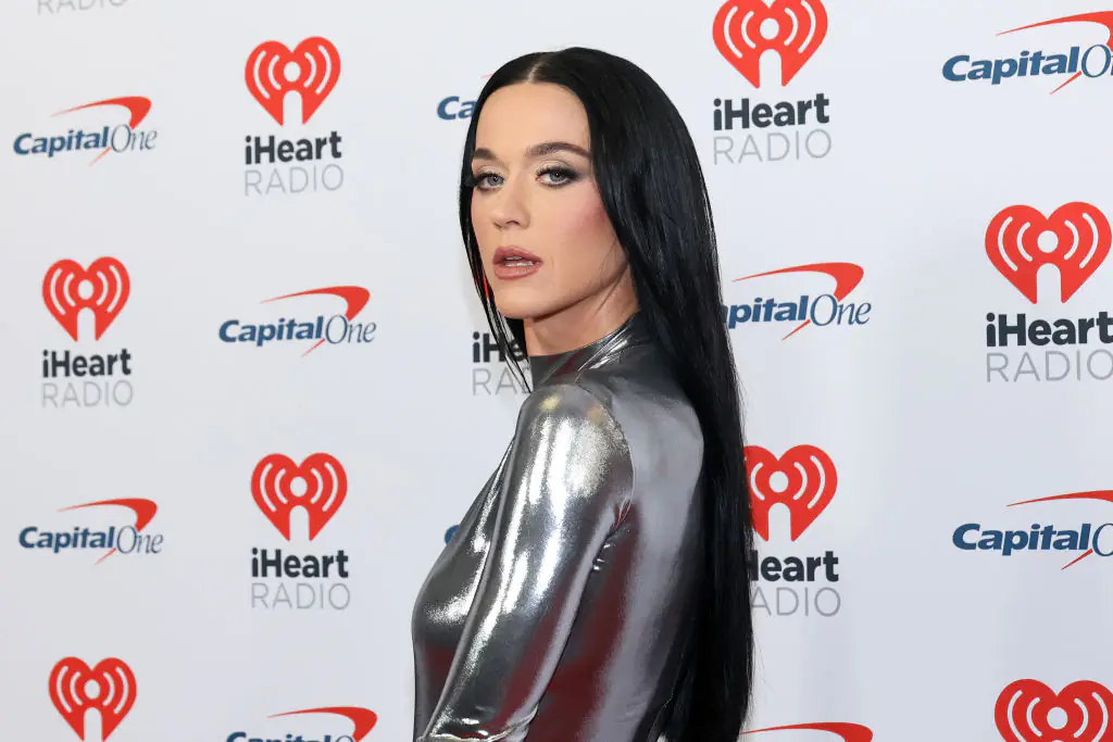 Katy Perry sparks rumors as she and Justin Trudeau are pictured having dinner together