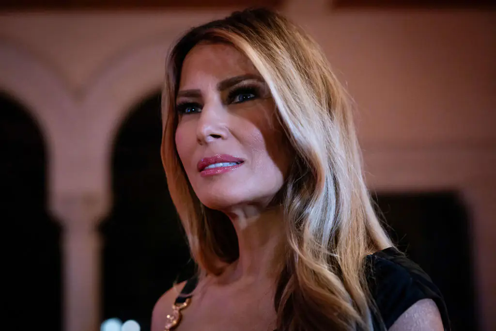 Tiny detail in Melania Trump's personal letter to Vladimir Putin sparks conspiracy theory