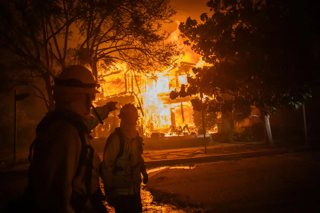 Wildfires are currently raging across California. Credit: Apu Gomes / Getty